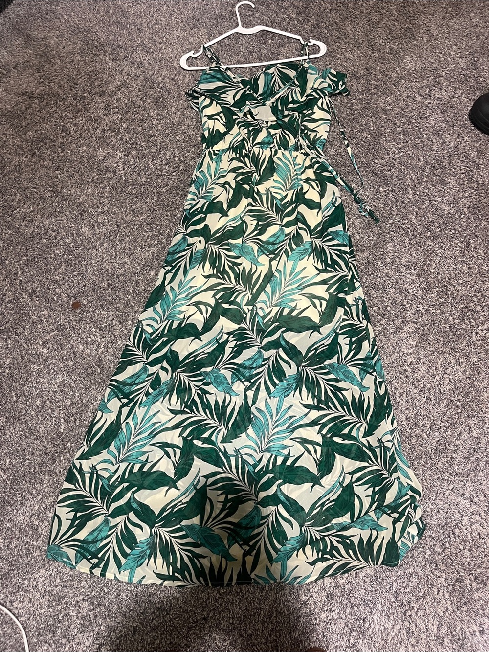 Green Leaf Print Maxi Dress